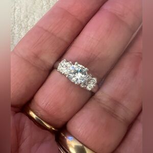 Vintage Beautiful Chateau d’Argent 925 Sterling Silver CZ Women's Ring